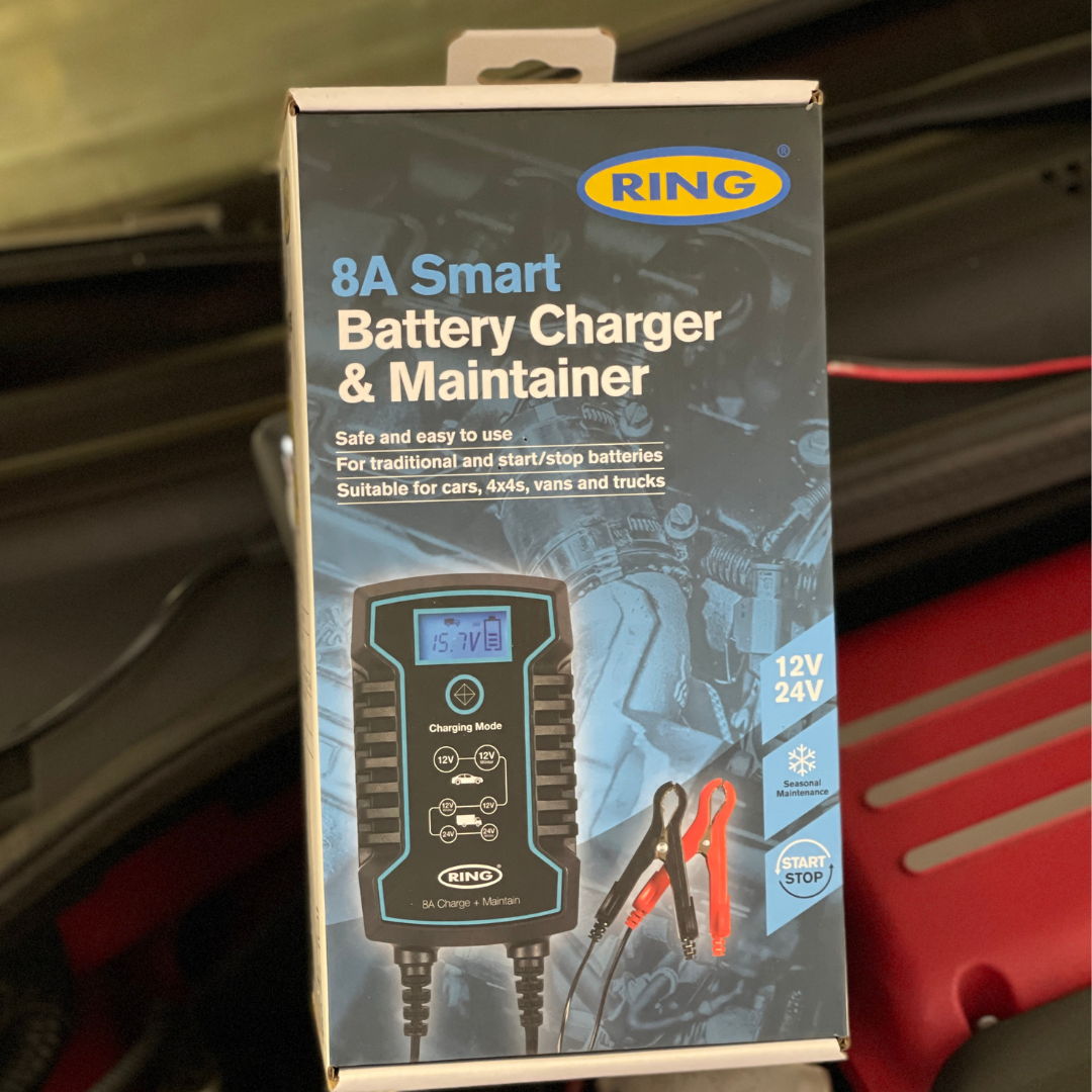 Caricabatterie e mantenitore di carica automatico Ring SmartCharge 8A